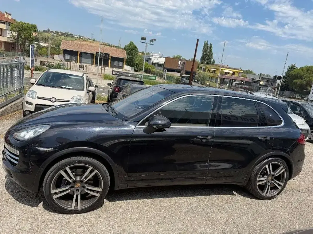 Usata Porsche Cayenne 245 CV (180 kW) 2013 Nero SUV