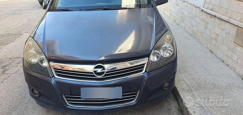 Usata Opel Astra 2007 Grigio Berlina