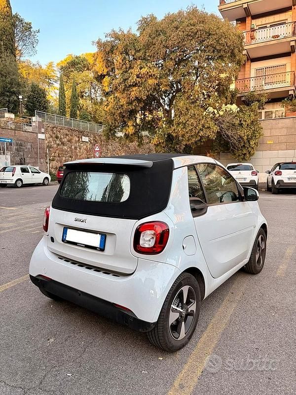 Usata Smart ForTwo Electric Drive Passion 60 kW (82 CV) 2023 Bianco Cabrio