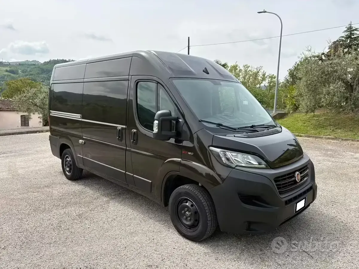 Usata Fiat Ducato 120 CV (88 kW) 2021 Marrone Furgone