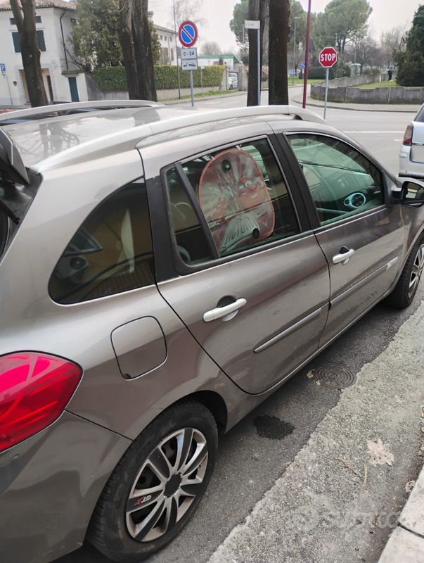 Usata Renault Clio GrandTour 78 CV (57 kW) 2010 Grigio Station wagon