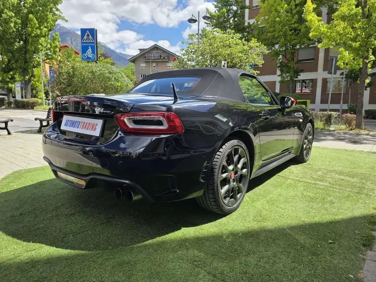 Usata Abarth 124 Spider 170 CV (125 kW) 2017 Nero Cabrio