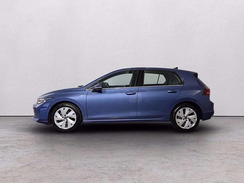 Gebraucht VW Golf VIII Style 150 PS (110 kW) 2025 Blau Limousine
