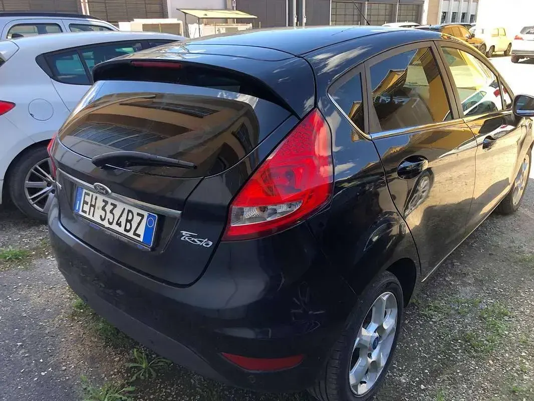 Usata Ford Fiesta Titanium 71 CV (52 kW) 2011 Nero Berlina