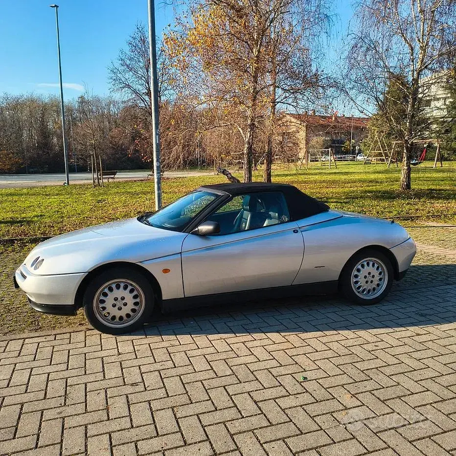 Usata Alfa Romeo Spider 1996 Grigio Cabrio