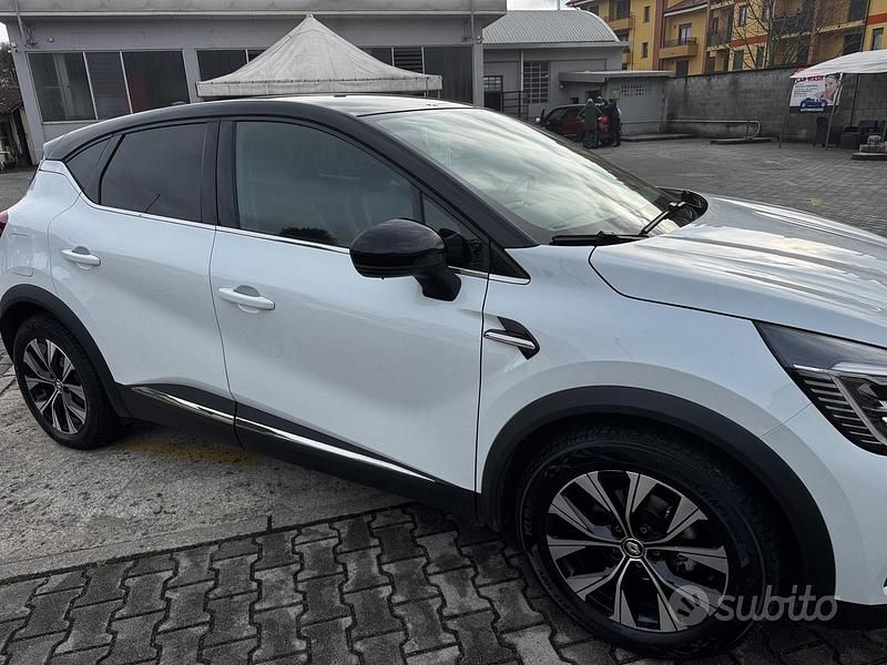 Usata Renault Captur 100 CV (73 kW) 2023 Bianco SUV