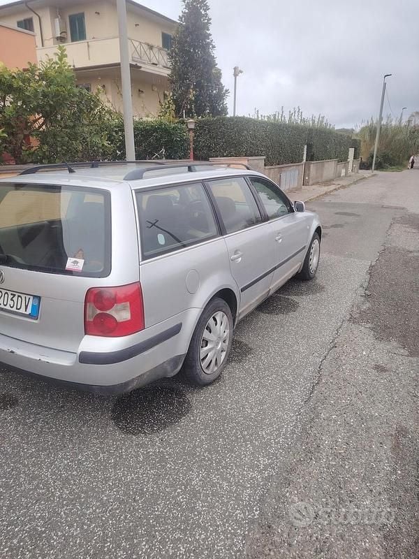 Usata VW Passat 75 CV (55 kW) 2002 Grigio Berlina