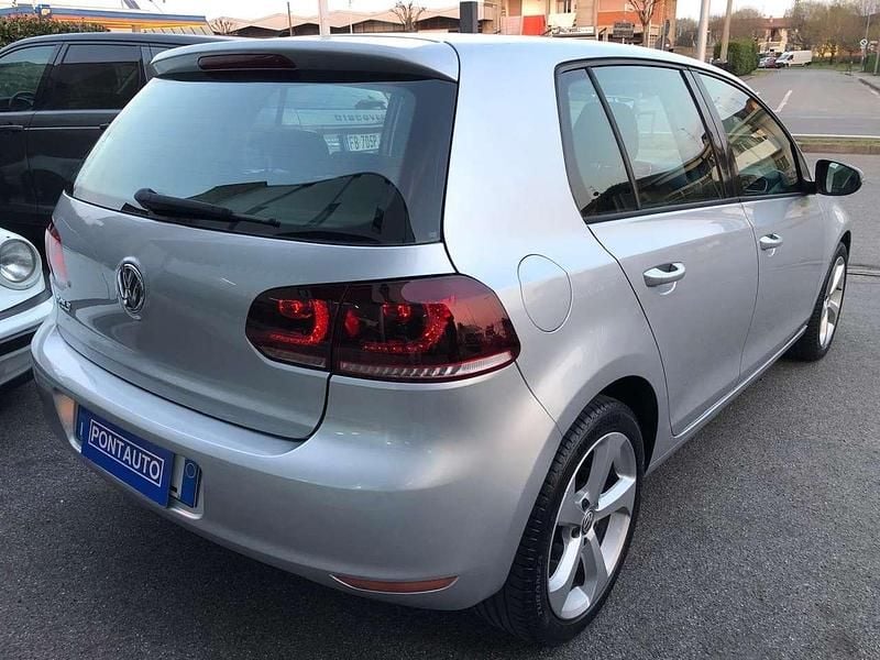 Usata VW Golf VI Comfortline 102 CV (75 kW) 2009 Argento Utilitaria