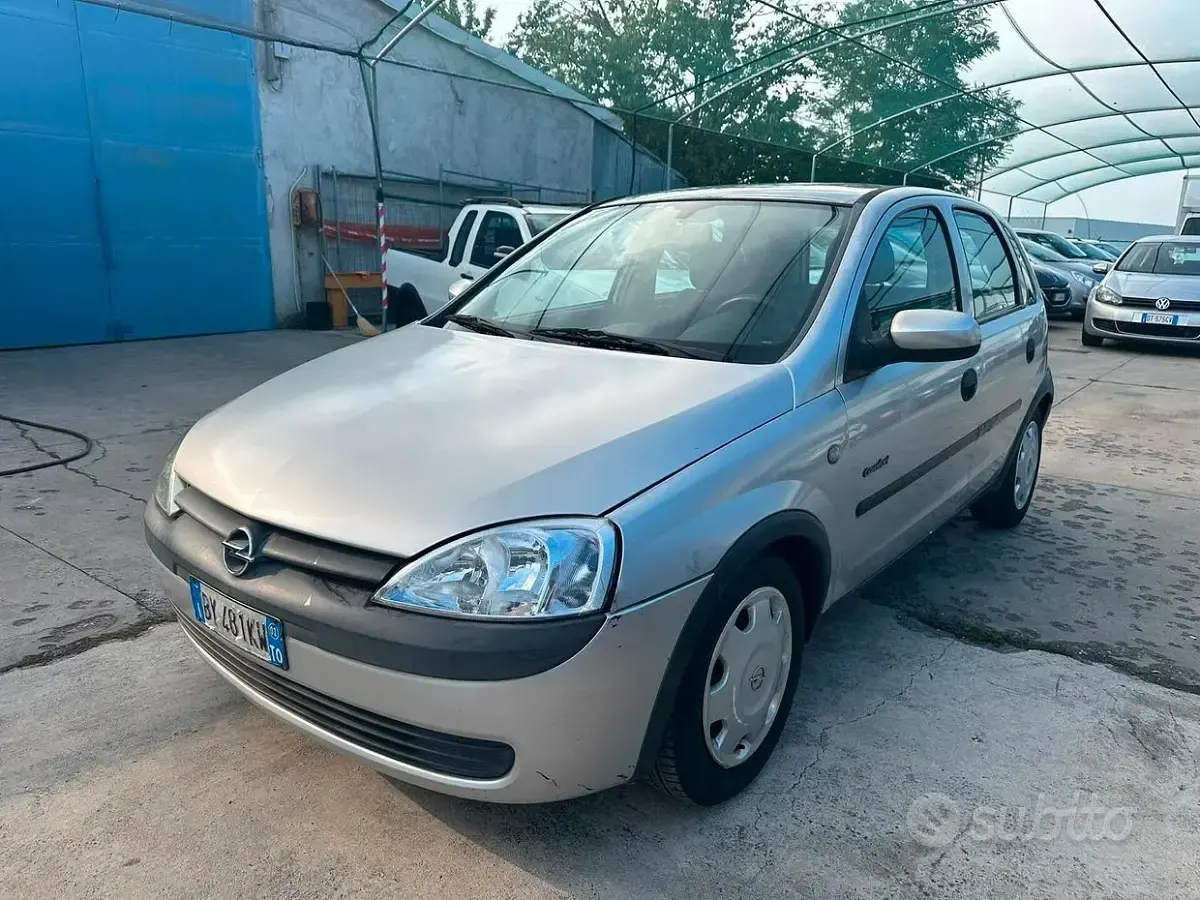 Usata Opel Corsa 75 CV (55 kW) 2001 Utilitaria