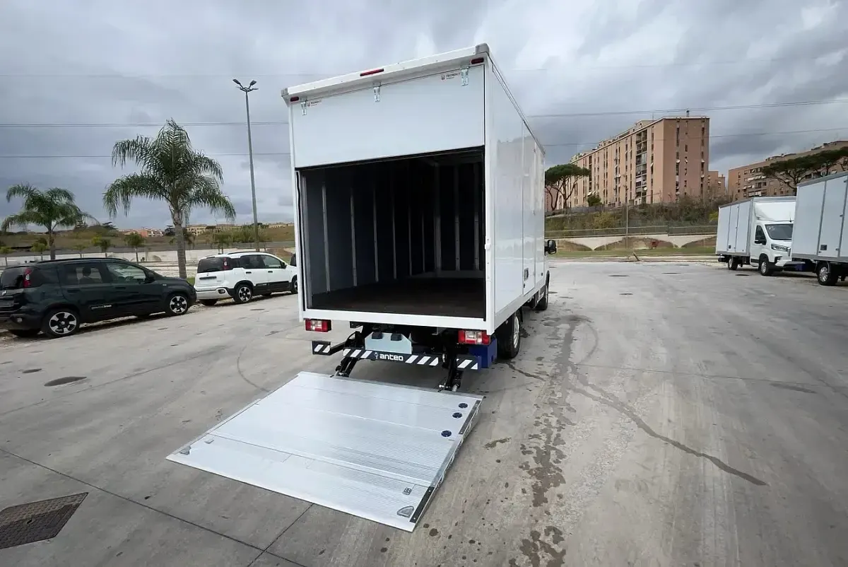 Nuova Maxus V90 150 CV (110 kW) 2025 Bianco Furgone