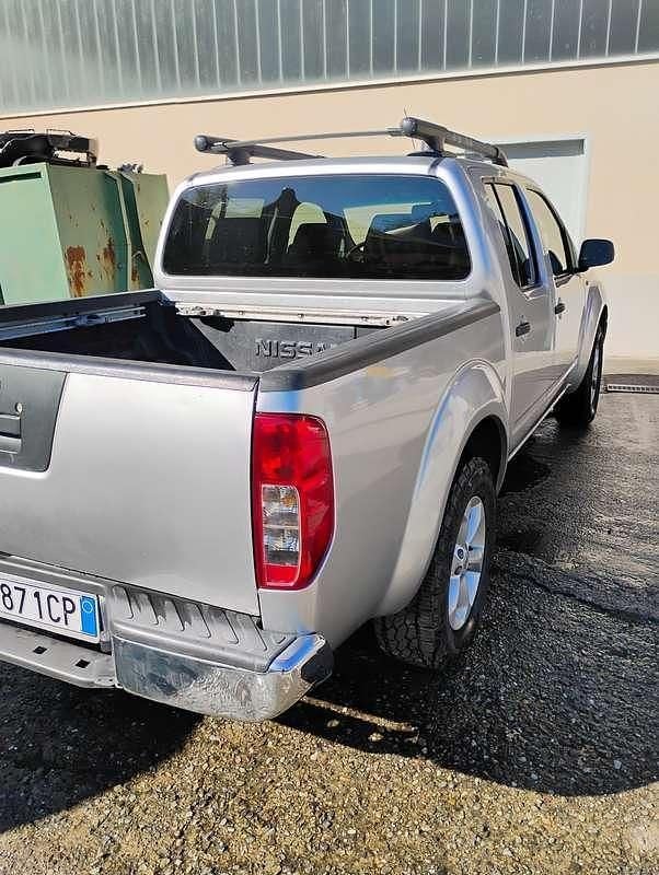 Usata Nissan Navara SE 171 CV (125 kW) 2007 Argento Pick-up