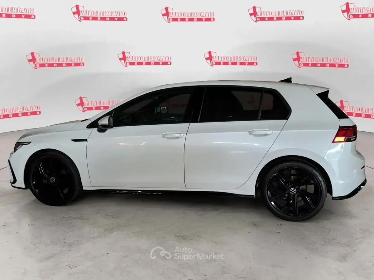 Usata VW Golf VIII R-line 131 CV (96 kW) 2024 Bianco Berlina
