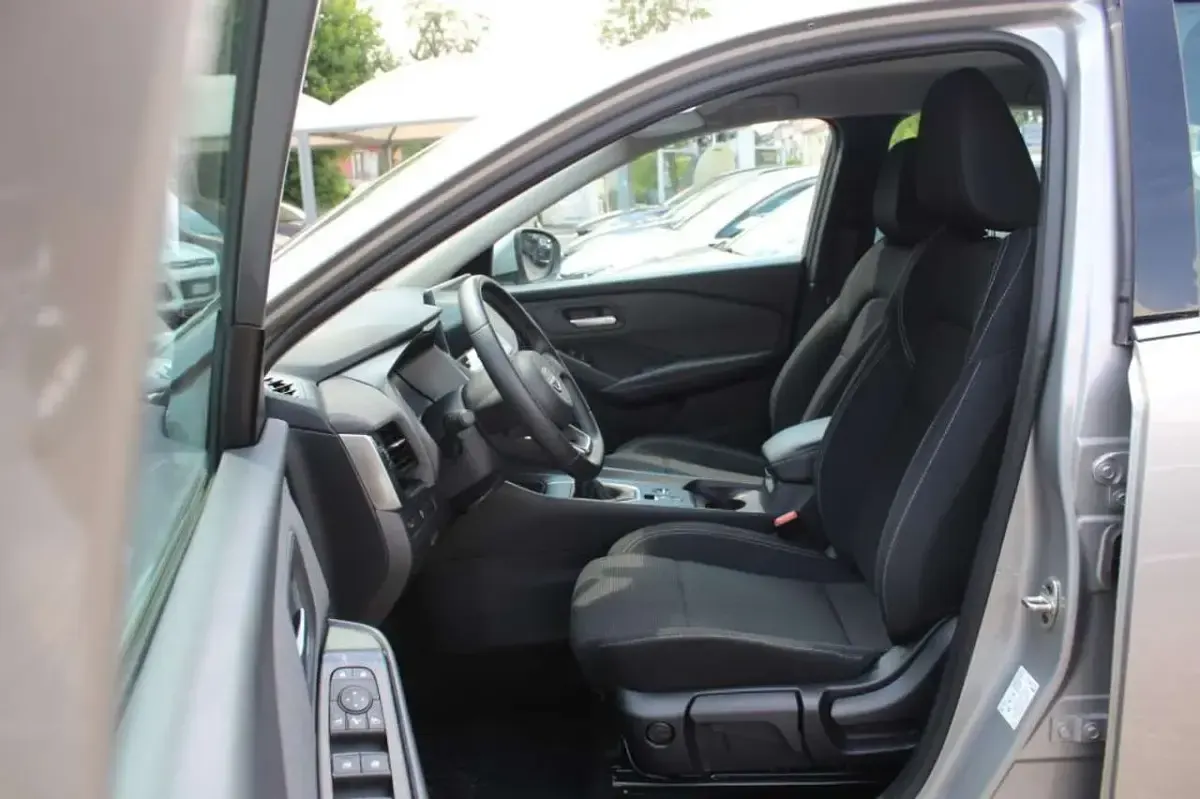 Usata Nissan Qashqai N-Connecta 140 CV (102 kW) 2025 Argento SUV