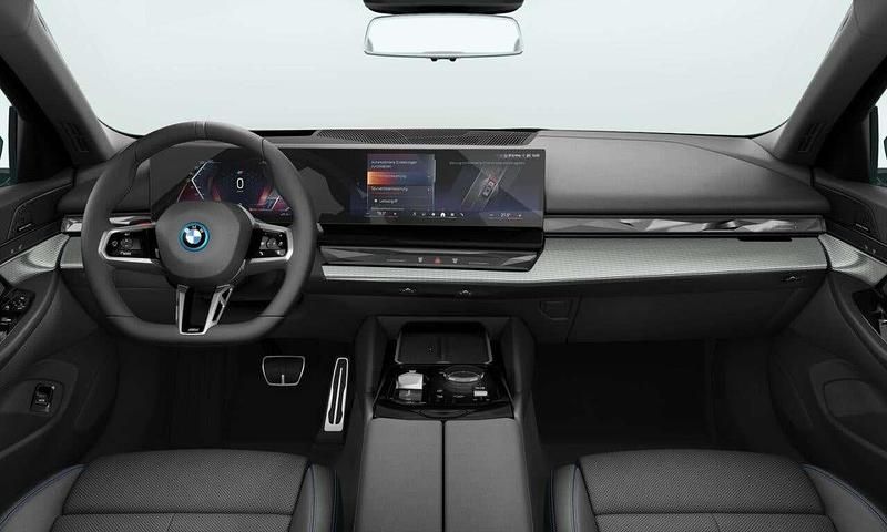 Nuova BMW i5 M Sport 250 kW (340 CV) 2025 Nero Station wagon