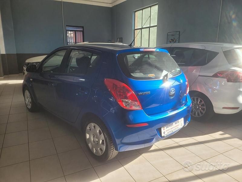 Usata Hyundai i20 Classic 85 CV (62 kW) 2014 Blu Utilitaria