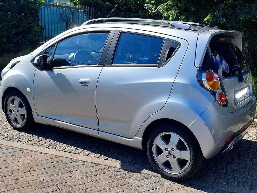 Usata Chevrolet Spark LT 82 CV (60 kW) 2011 Argento Utilitaria