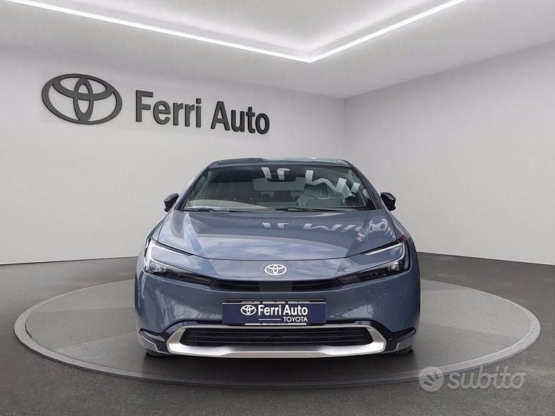Usata Toyota Prius Lounge 223 CV (164 kW) 2025 Grigio Utilitaria