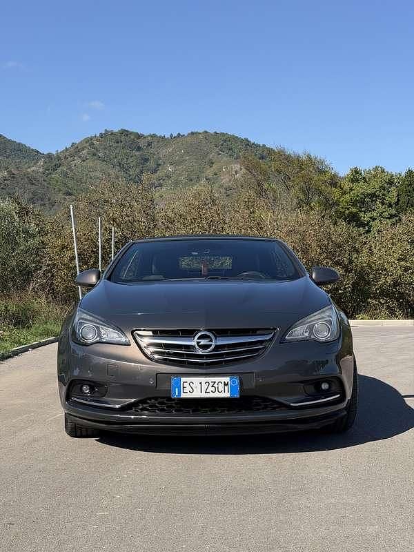 Usata Opel Cascada Cosmo 165 CV (121 kW) 2013 Cabrio
