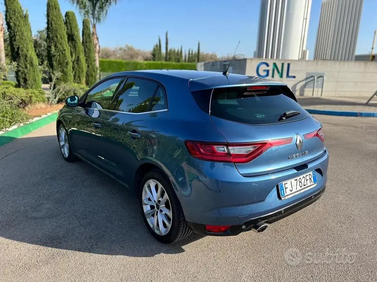 Usata Renault Mégane IV GT 110 CV (80 kW) 2017 Bluazzurro Berlina