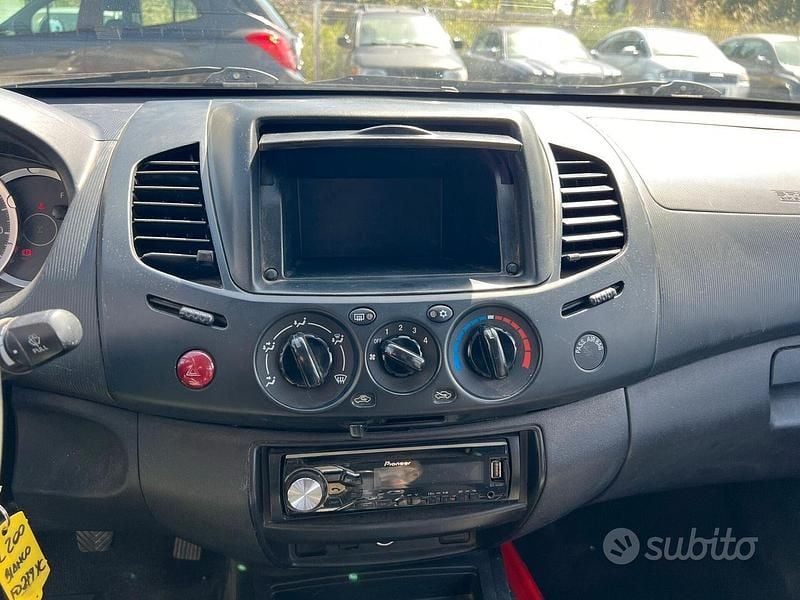 Usata Mitsubishi L200 Inform 154 CV (113 kW) 2016 Bianco Pick-up