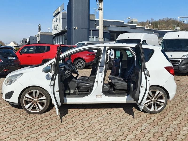 Usata Opel Meriva Cosmo 130 CV (95 kW) 2010 Bianco Monovolume