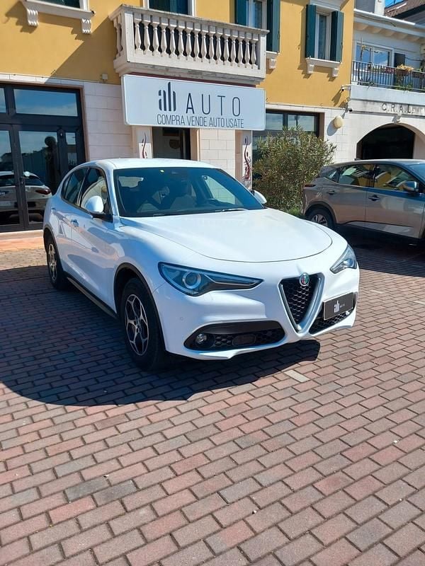 Usata Alfa Romeo Stelvio Business 190 CV (139 kW) 2022 Bianco SUV