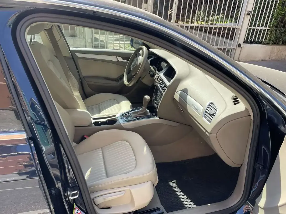 Usata Audi A4 Advanced 239 CV (175 kW) 2010 Blu/azzurro Berlina