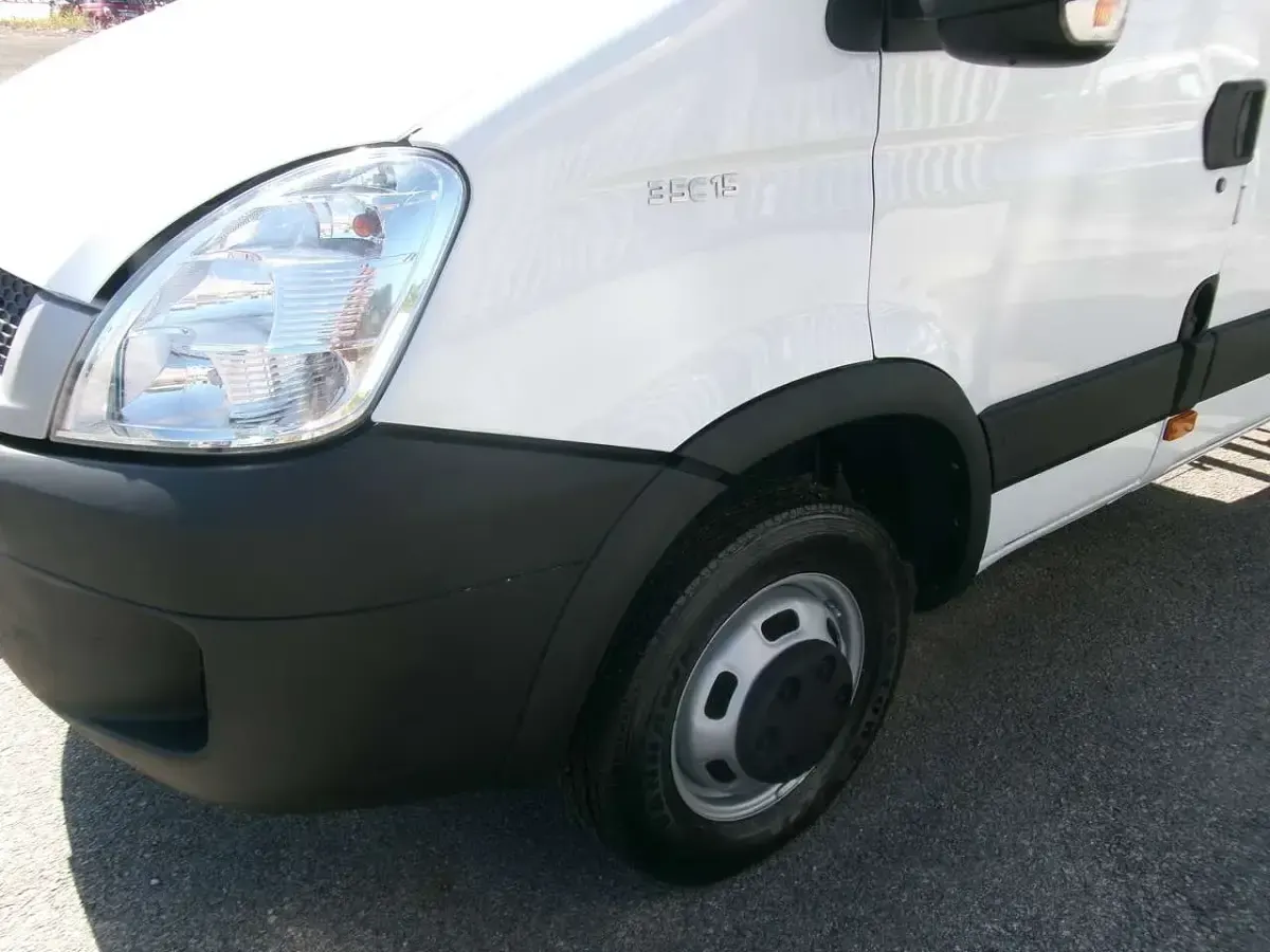 Usata Iveco Daily 145 CV (106 kW) 2011 Bianco Berlina