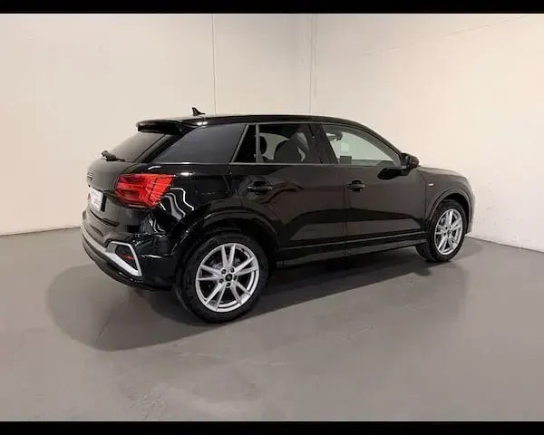 Usata Audi Q2 S-Line 150 CV (110 kW) 2024 Nero mito metallizzato SUV