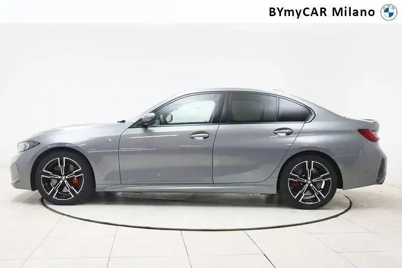 Begagnad BMW 320e M Sport 190 HK (139 kW) 2025 Grå Sedan