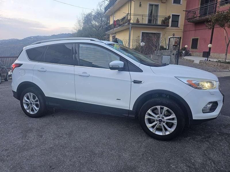 Usata Ford Kuga Titanium 150 CV (110 kW) 2016 Bianco SUV