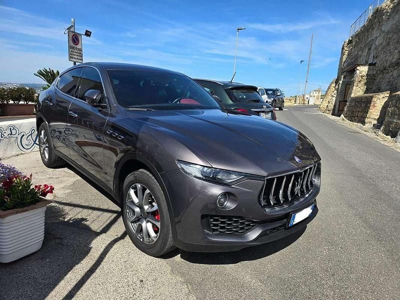 Usata Maserati Levante 250 CV (183 kW) 2018 Grigio SUV