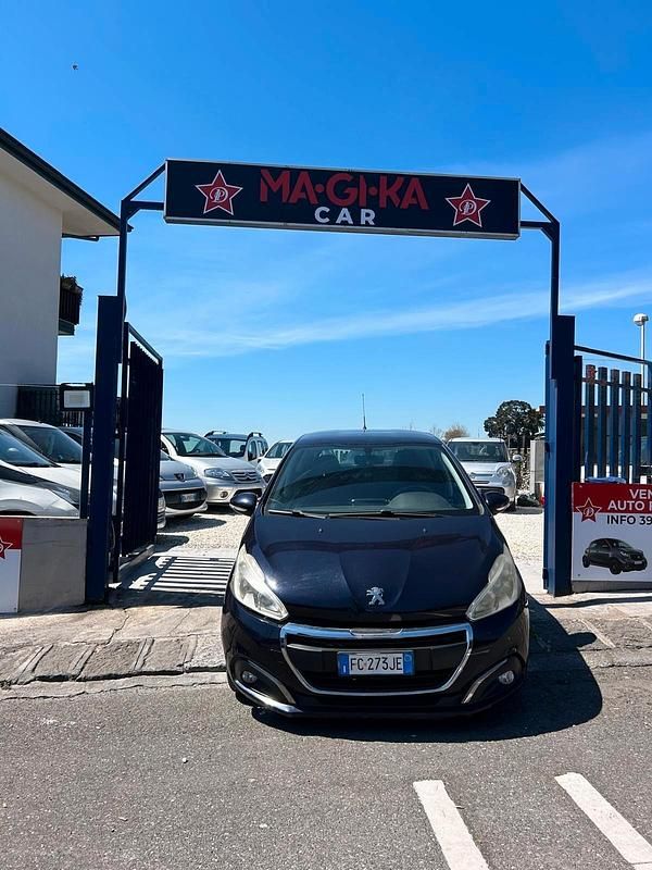 Usata Peugeot 208 Allure 74 CV (54 kW) 2016 Blu Utilitaria