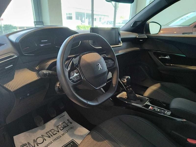 Usata Peugeot 2008 Allure 100 CV (73 kW) 2023 Grigio SUV