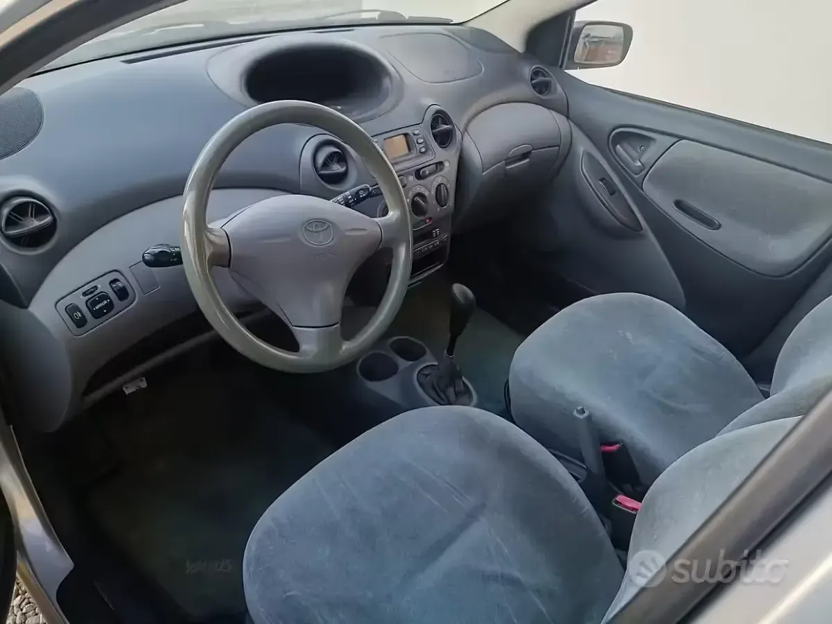 Usata Toyota Yaris 68 CV (50 kW) 2001 Utilitaria