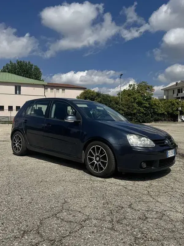 Usata VW Golf IV Comfortline 105 CV (77 kW) 2005 Bluazzurro Berlina