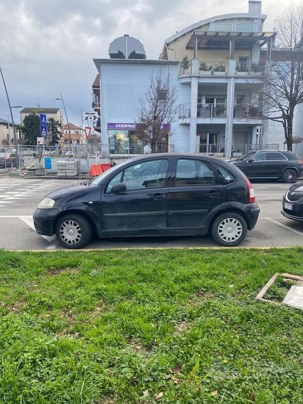 Nero Usata 2007 Citroën C3 Due volumi | 1500 € - Immagine 1/4