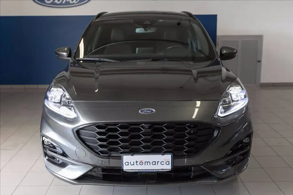 Usata Ford Kuga ST-Line X 225 CV (165 kW) 2021 Grigio metallizzato SUV
