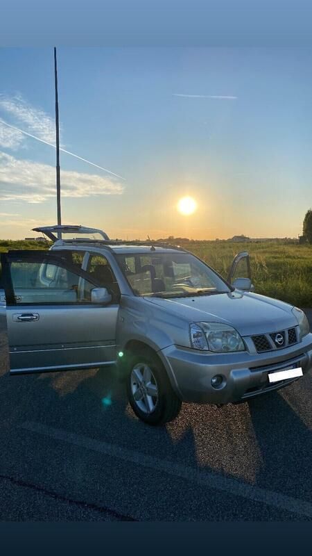 Usata Nissan X-Trail 114 CV (83 kW) 2003 Grigio SUV