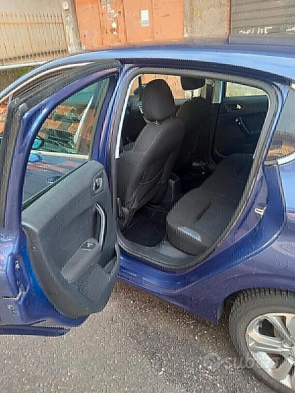 Usata Peugeot 208 Allure 92 CV (67 kW) 2012 Blu Utilitaria