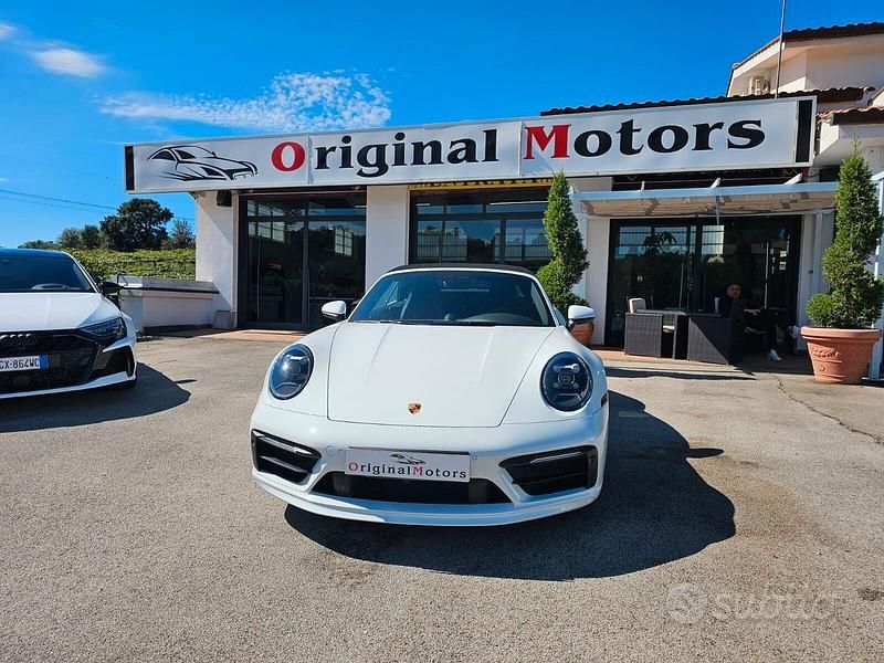 Usata Porsche 911 Carrera Cabriolet 384 CV (282 kW) 2022 Bianco Cabrio
