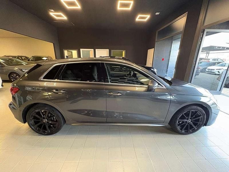 Usata Audi A3 S-Line 150 CV (110 kW) 2025 Grigio daytona Berlina