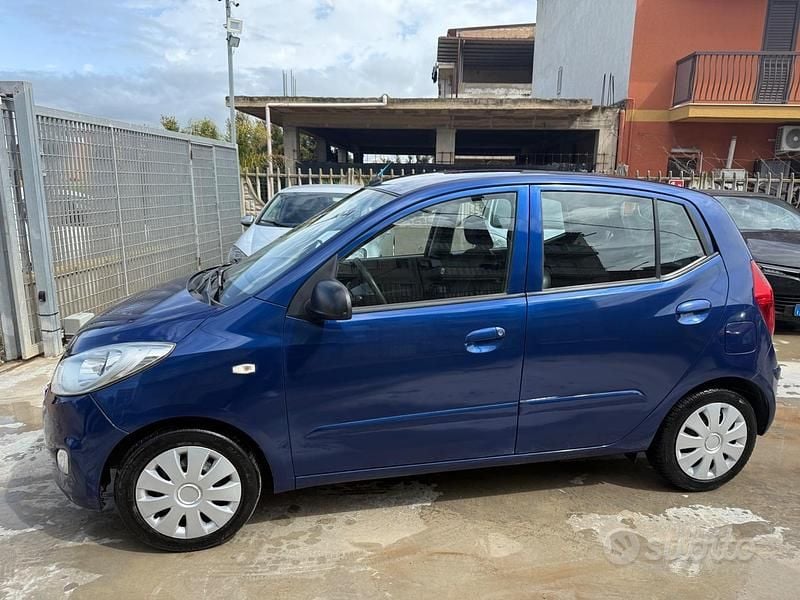 Usata Hyundai i10 69 CV (50 kW) 2012 Blu Utilitaria