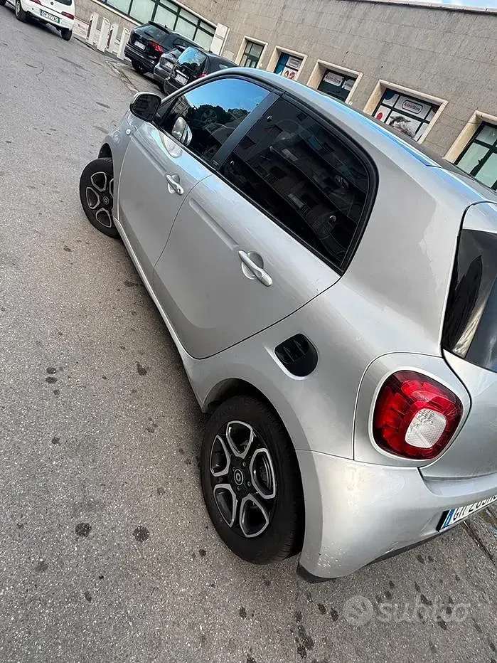 Usata Smart ForFour 90 CV (66 kW) 2015 Grigio Utilitaria
