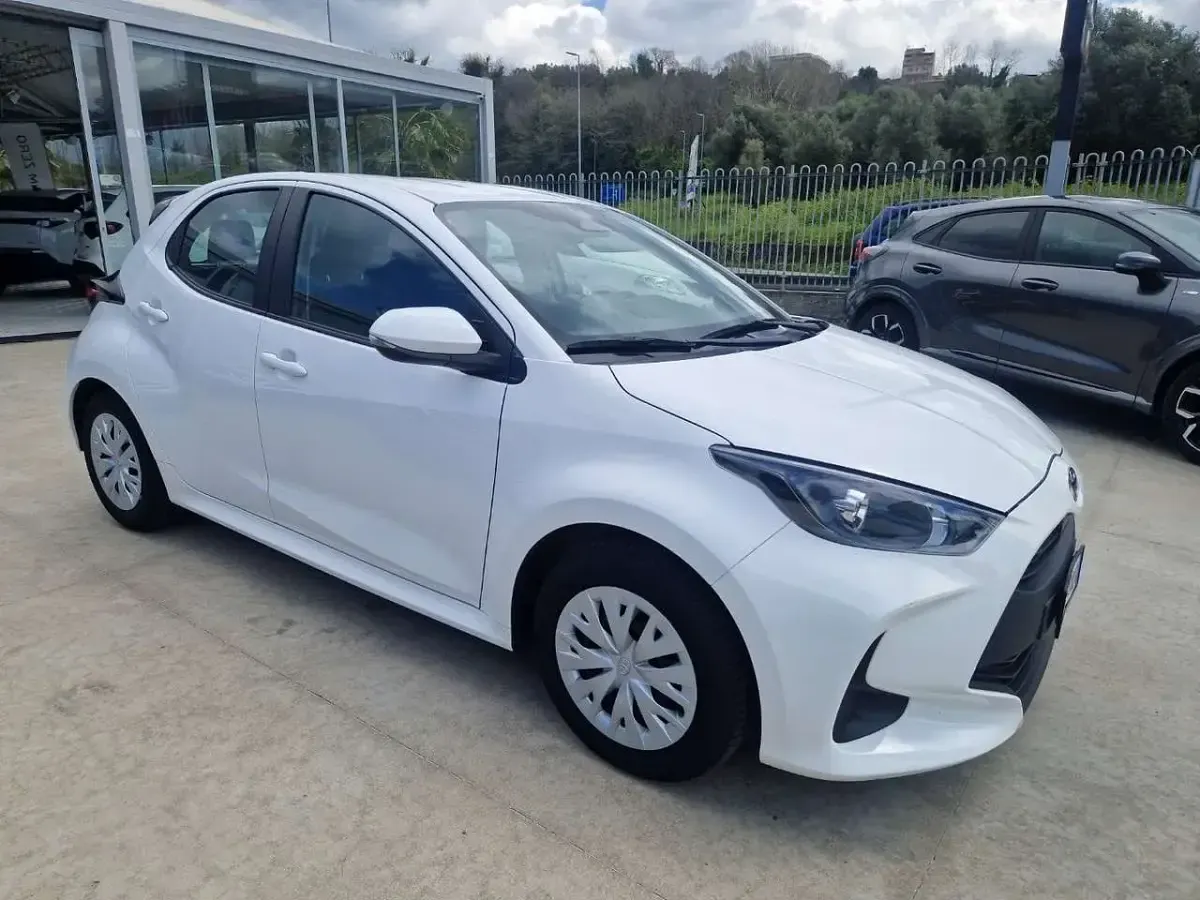 Usata Toyota Yaris Hybrid Active 116 CV (85 kW) 2025 Other Berlina