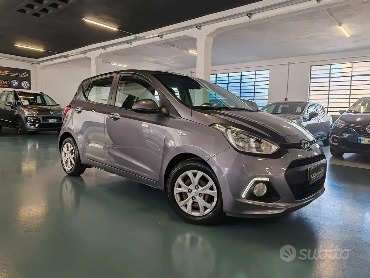 Usata Hyundai i10 Comfort 67 CV (49 kW) 2015 Grigio Utilitaria