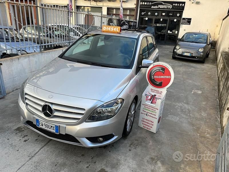 Usata Mercedes B180 Executive 109 CV (80 kW) 2014 Grigio Utilitaria