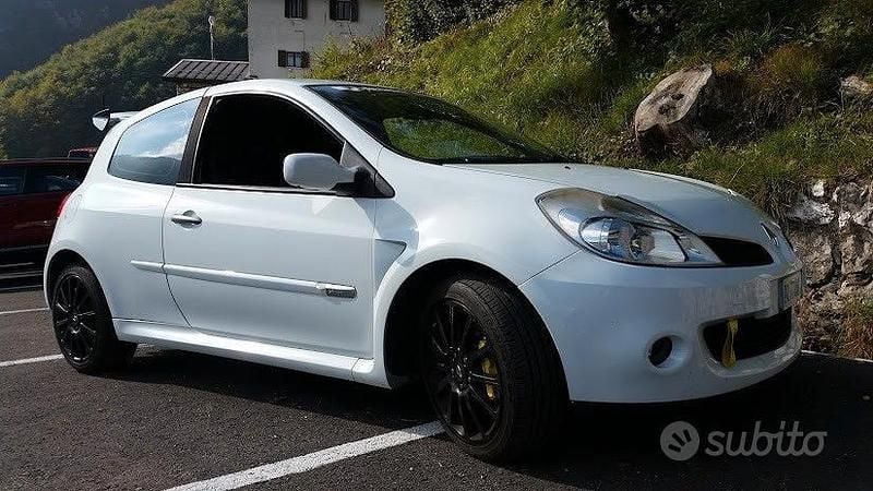 Usata Renault Clio R.S. R.S. 200 CV (147 kW) 2008 Bianco Utilitaria