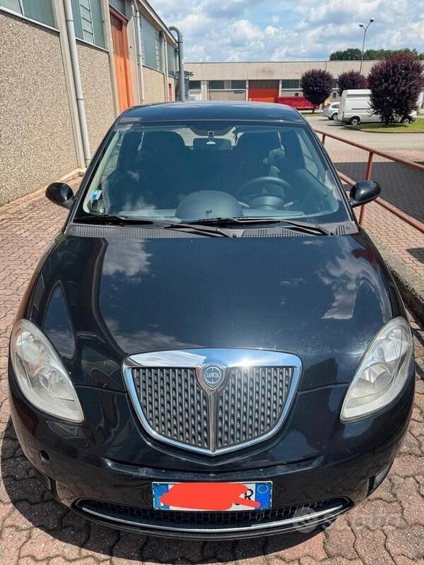 Usata Lancia Ypsilon 60 CV (44 kW) 2009 Nero Utilitaria