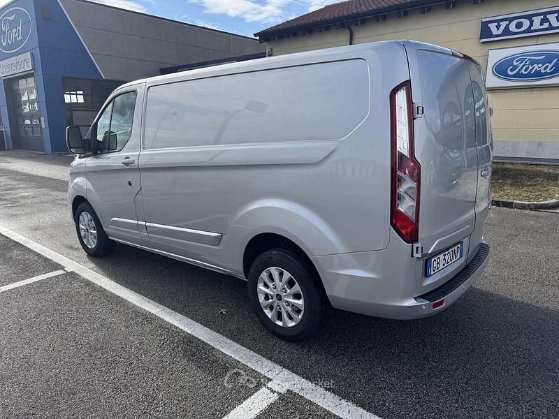 Usata Ford Transit Custom 129 CV (94 kW) 2020 Argento Berlina